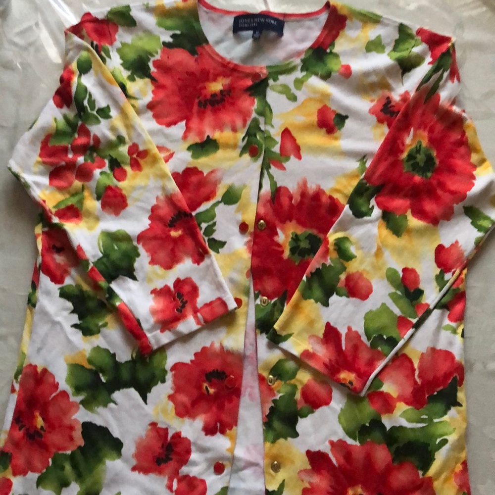 Brand new flourished sweater
